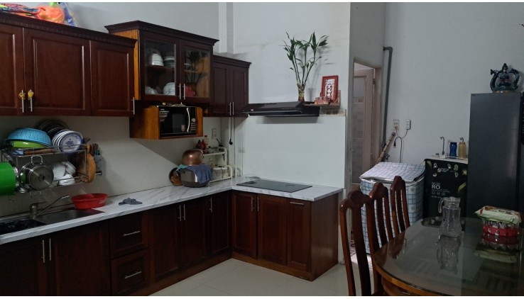 Bán nhà 64m2, 3 tầng, 3PN, Tân Tạo, Bình Tân, 4 tỷ, sổ hồng